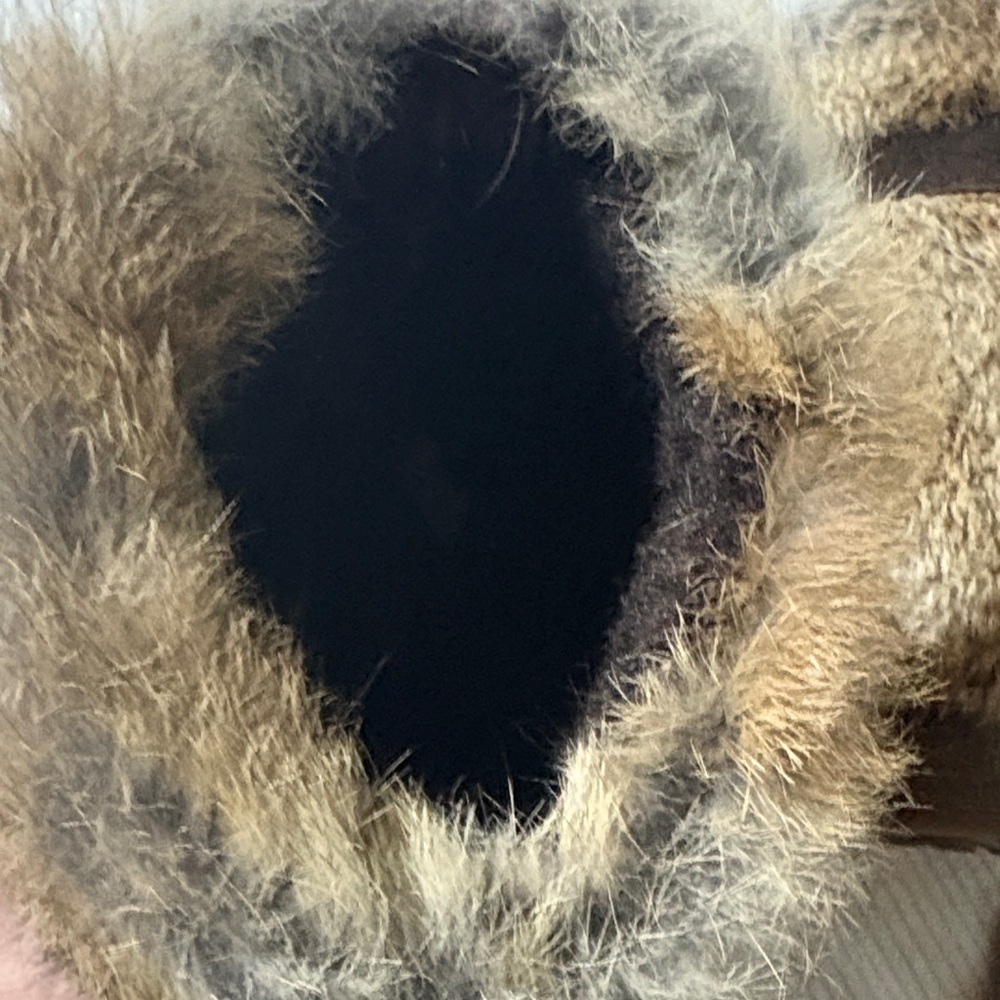 Retro BearPaw Tama Women’s Winter Chocolate Suede and Rabbit Fur Boots - Picture 4 of 9